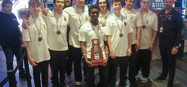 Marjory Stoneman Douglas Bowling Team Finishes 2 in Districts; Advances to States