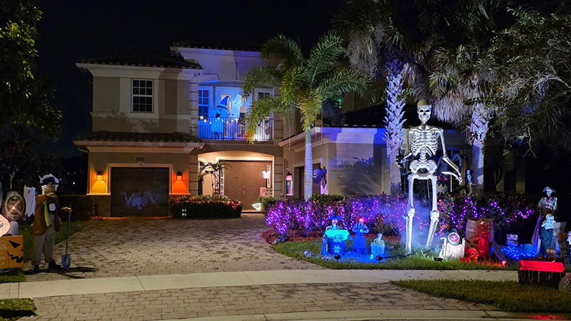 MiraLago Residents Go All Out for Halloween in Neighborhood’s First Decorating Contest 6 MiraLago Residents Go All Out for Halloween in Neighborhood’s First Decorating Contest 3